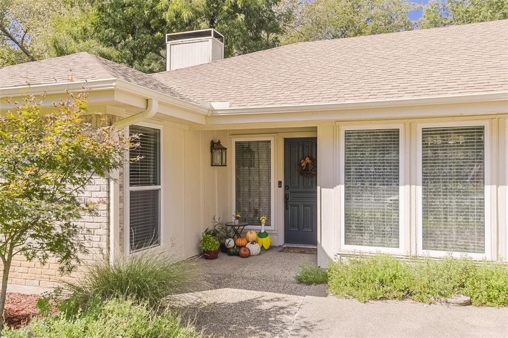 2814 Hedgeway Drive