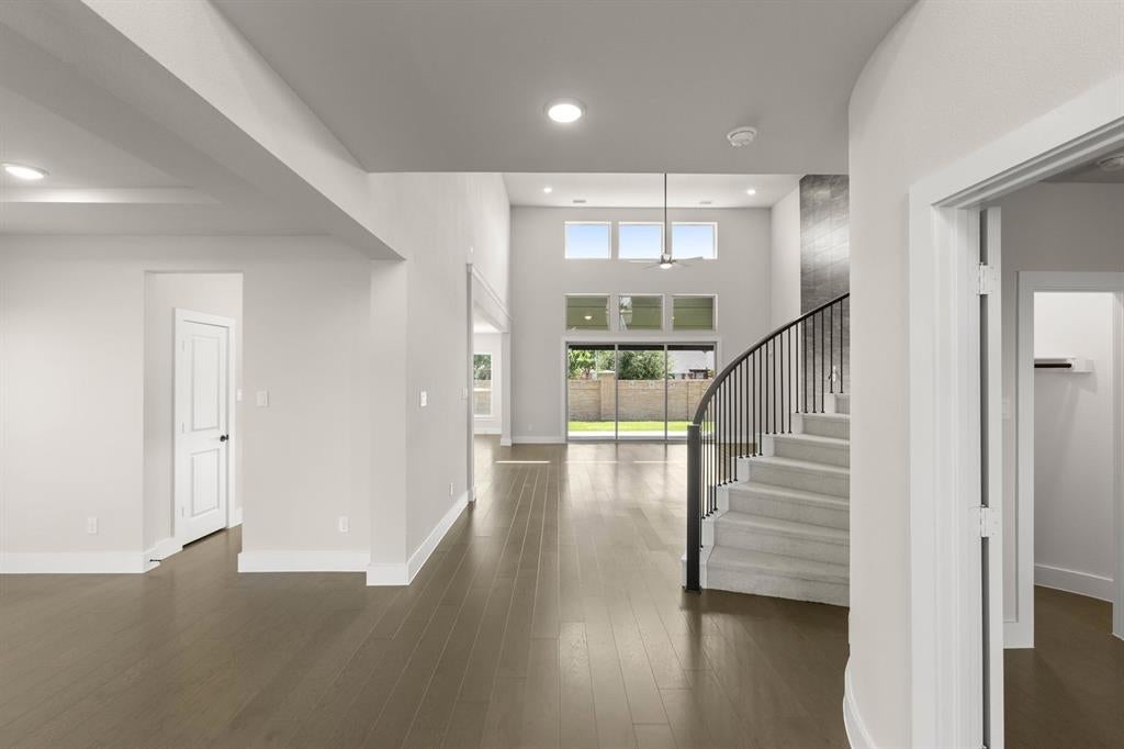 2565 Riverchase Way