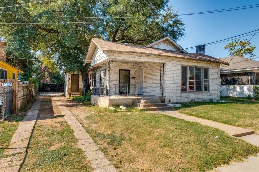 OMG this is such a good looking house! This home and neighborhood are rich with history as the Wheatley Place neighborhood played a very important role in Dallas history dating back to the early 1900s. This home's interior still has several of the original ornate features, while giving you lots of square footage, a large bath with walk-in shower, and 3 good sized bedrooms. Incredible location just a few minutes from downtown, Deep Ellum, public transportation, highways and more. Tons of parking along the side, and at back of the house. South Dallas is quickly (very quickly) becoming a neighborhood of interest, so get in now and watch your investment grow.