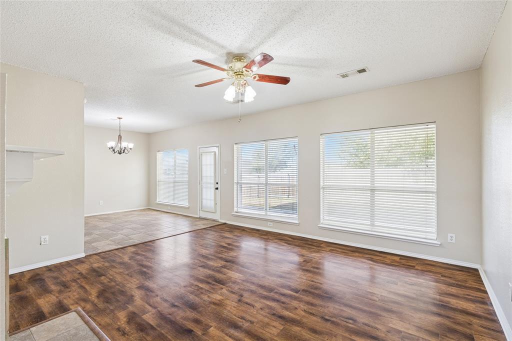 Saginaw, Texas 76131, United States, 4 Bedrooms Bedrooms, ,3 BathroomsBathrooms,Residential,Active,250128