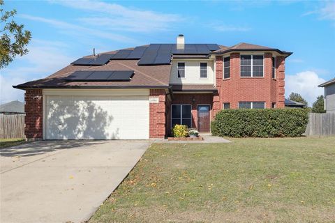 1116 Grand Central Parkway Saginaw TX 76131