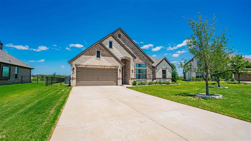 Photo of 3136 Ferry Boat Lane, Granbury, TX 76049 (MLS # 21301874)