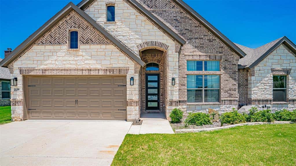 Photo of 3136 Ferry Boat Lane, Granbury, TX 76049 (MLS # 21301874)