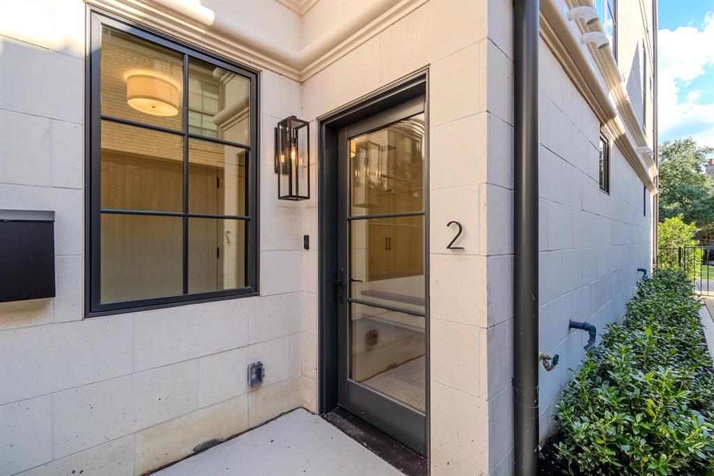 4128 University Boulevard 6L