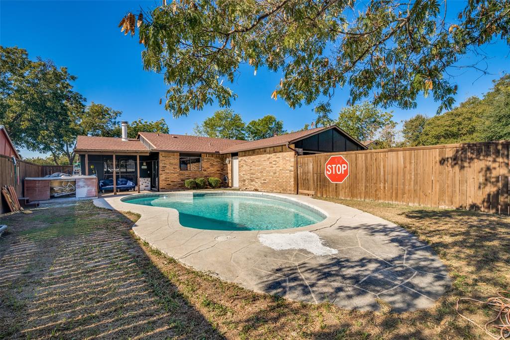 525 Via Altos Street