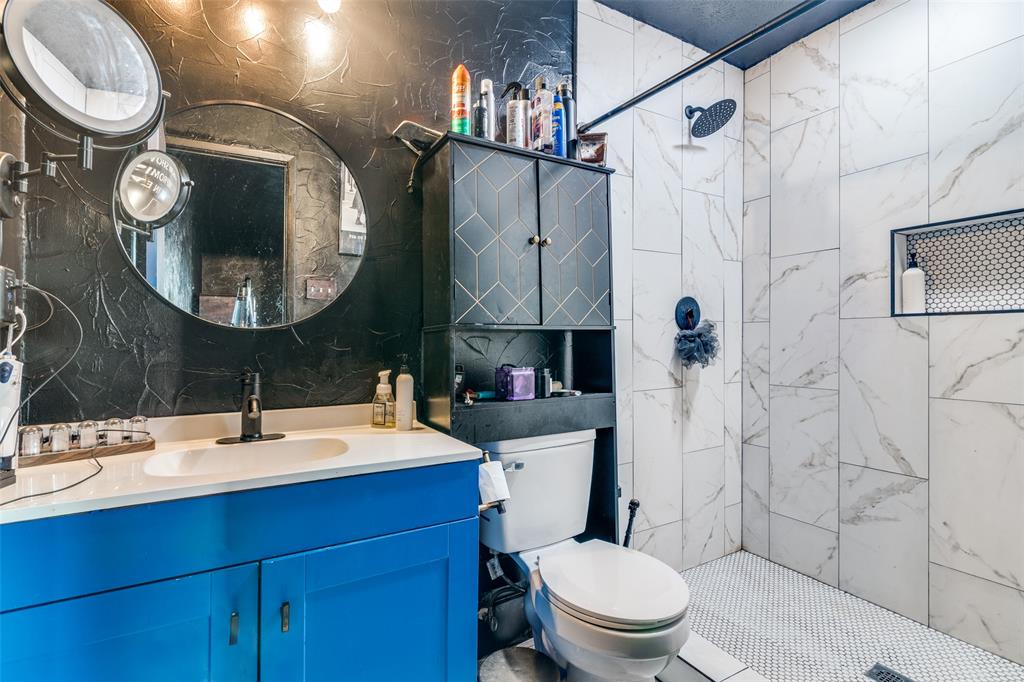 525 Via Altos Street