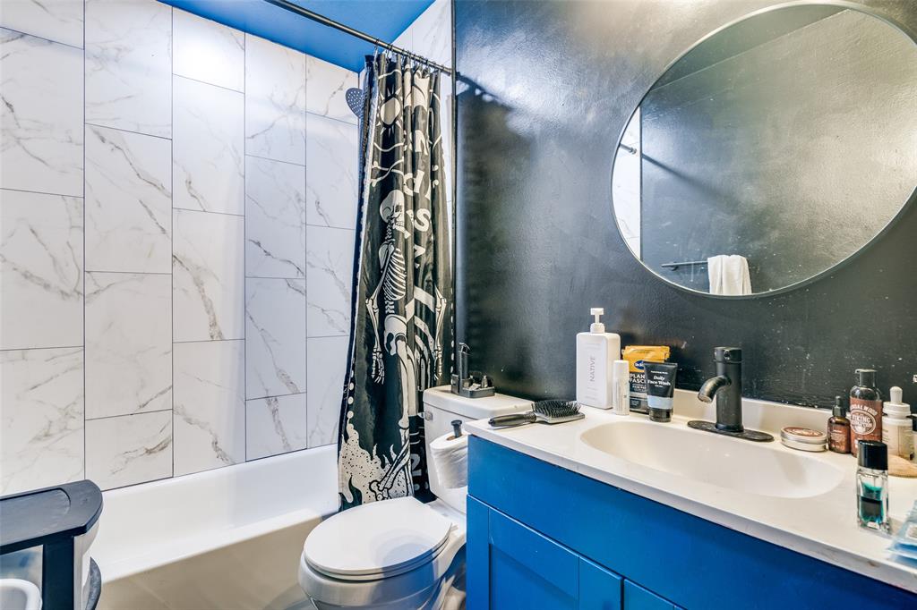 525 Via Altos Street