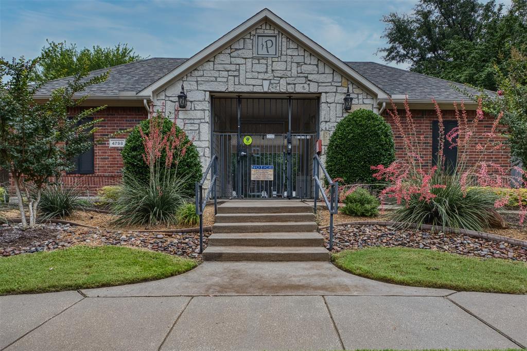 Pasquinellis Village On The Green - Residential