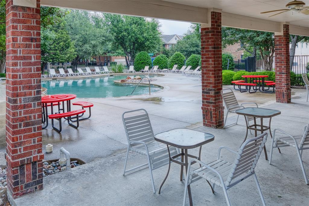 Pasquinellis Village On The Green - Residential