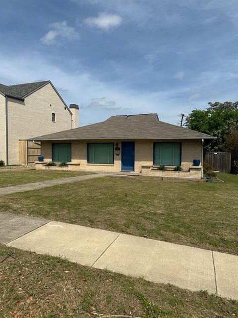 Photo of 6365 Malcolm Drive, Dallas, TX 75214 (MLS # 21225626)
