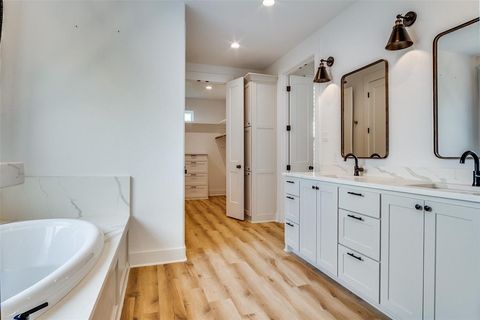 Tiny photo for 2020 Vanderbilt Drive, Weatherford, TX 76088 (MLS # 21100624)