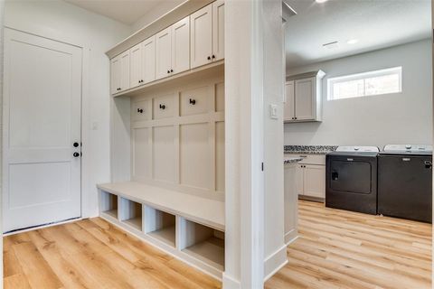 Tiny photo for 2020 Vanderbilt Drive, Weatherford, TX 76088 (MLS # 21100624)