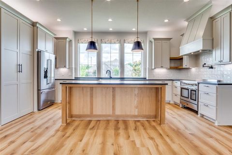 Tiny photo for 2020 Vanderbilt Drive, Weatherford, TX 76088 (MLS # 21100624)