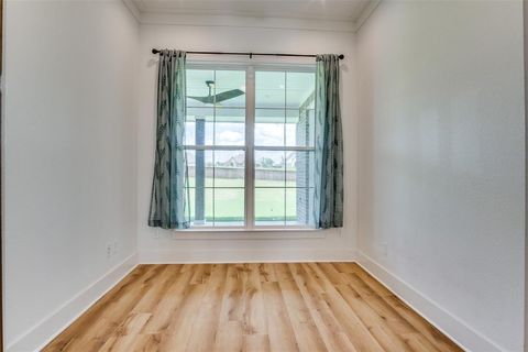 Tiny photo for 2020 Vanderbilt Drive, Weatherford, TX 76088 (MLS # 21100624)