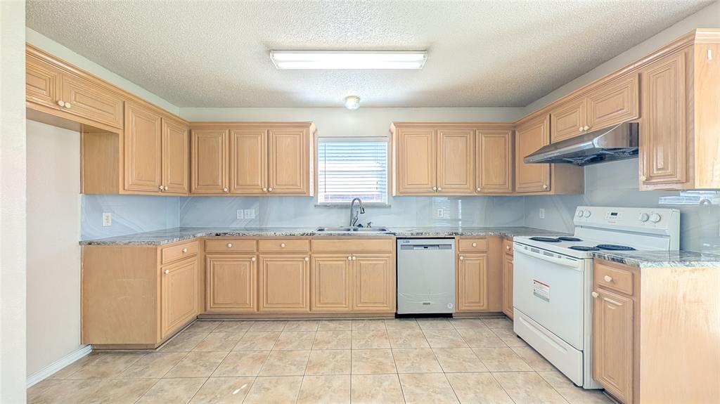 Meadow Vista Estates Add - Residential Lease