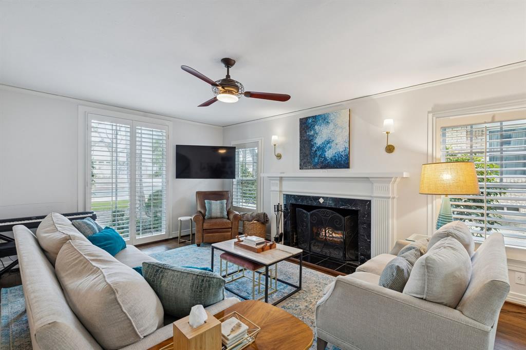 6820 Casa Loma Avenue