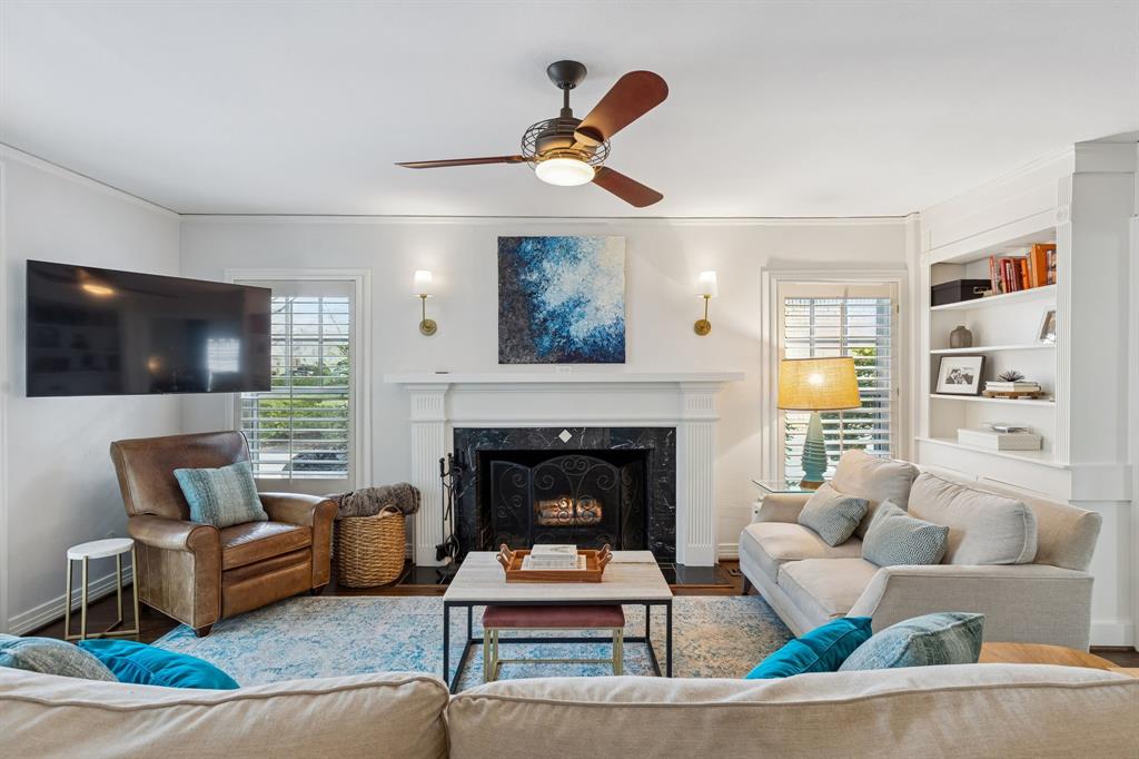 6820 Casa Loma Avenue