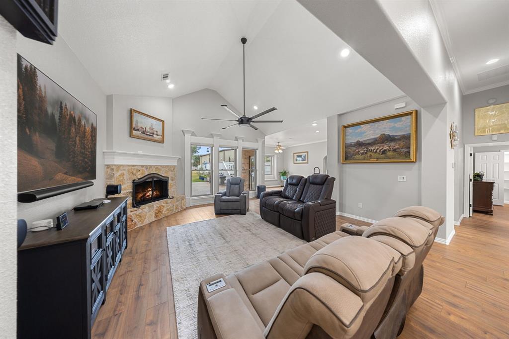 2100 Meadow Springs Drive