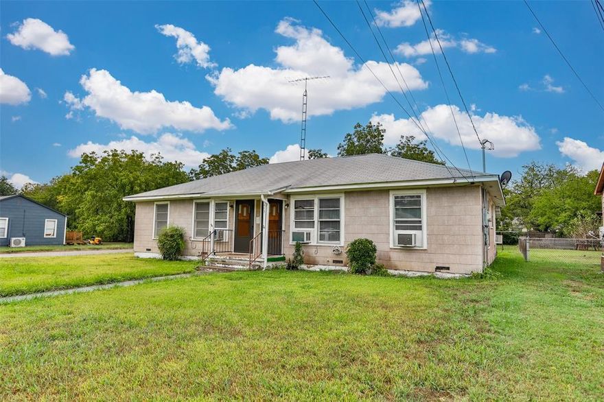 This adorable duplex is a wonderful opportunity for both a cozy residence and a potential source of income when you rent the other half! These 2 bed, 1 bath units are clean, vacant, and move-in ready. Both kitchens have a refrigerator, a stove and nicely updated countertops and sinks with plenty of cabinet space. One side features an extra room and a bonus storage closet. The detached 2-car garage has a breezeway and two additional rooms that could be workshops. This duplex’s close proximity to restaurants, WinStar, grocery stores, and easy walking distance to Edison Park, offers both residents and potential tenants exceptional convenience. Gainesville’s town square is only a mile away where events and festivals add to the charm of the town. Whether you’re looking to move in and rent the other half, move in with the mother-in-law in her own private unit, or if you’re purely looking for an investment property, this duplex offers a great opportunity. Come see how clean this property is!