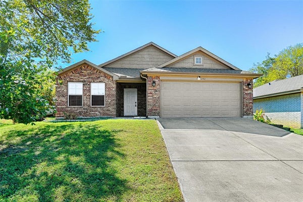 1242 E POWELL AVE, FORT WORTH, TX 76104 - Image 74030f92151ea9fe6676bfede30bea65/4036754202