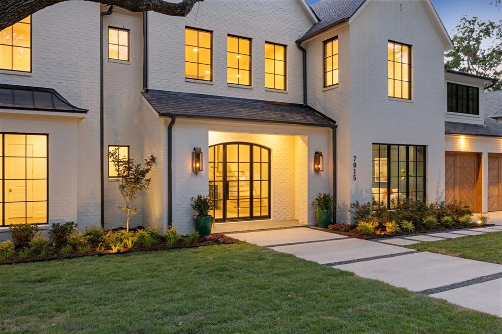 7015 Lyre Lane