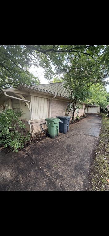 710 Valley View