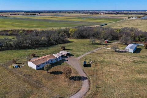 Photo of 1677 Fm 901, Whitesboro, TX 76273 (MLS # 21164884)