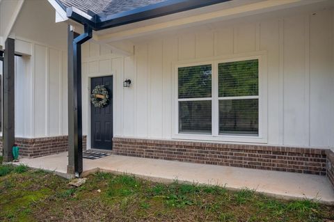 A home in Wolfe City