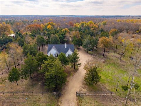 A home in Wolfe City