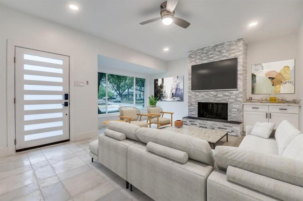 Photo of 4505 Rawlins Street, Dallas, TX 75219 (MLS # 21373862)