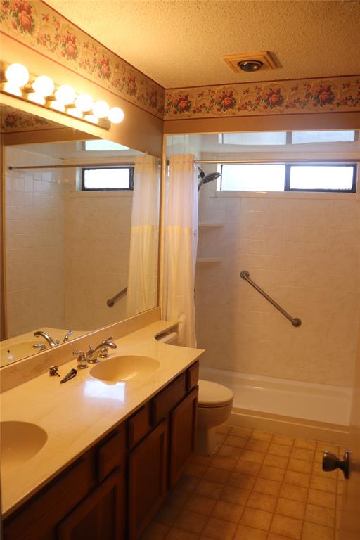 Oak Hollow Grand Prairie - Residential