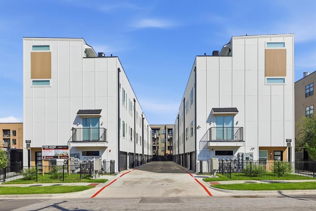 4315 San Jacinto Street 302
