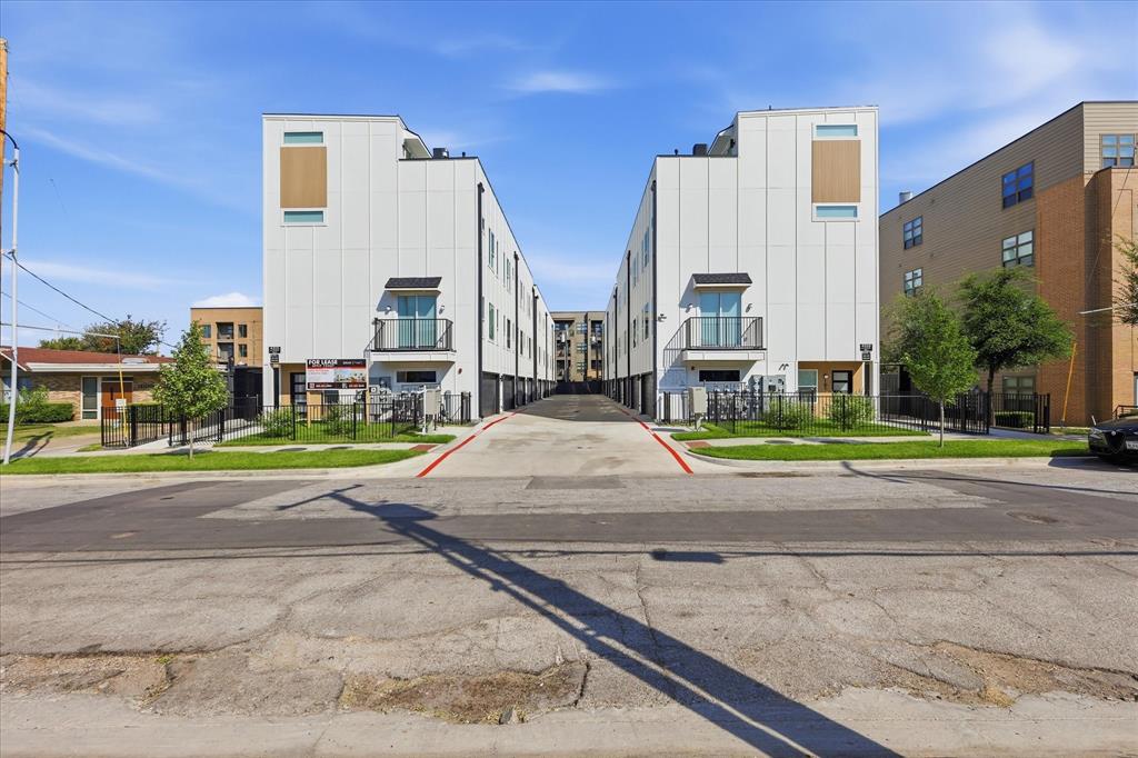 4315 San Jacinto Street 302