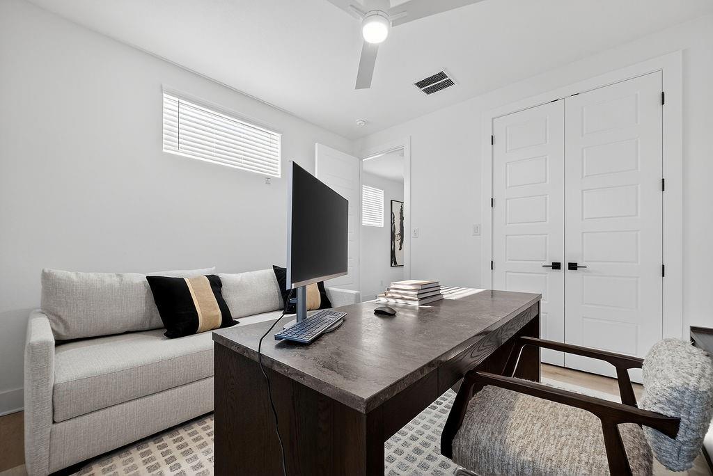 Creekside At Carter Square - Residential