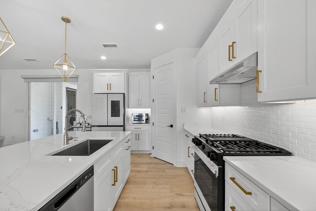 Creekside At Carter Square - Residential