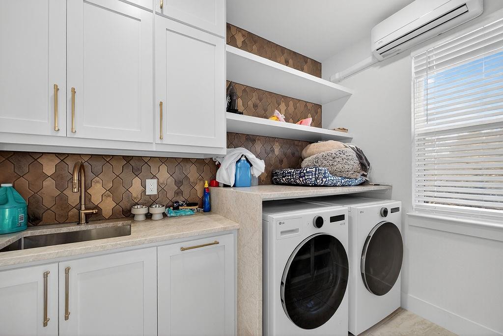 Creekside At Carter Square - Residential