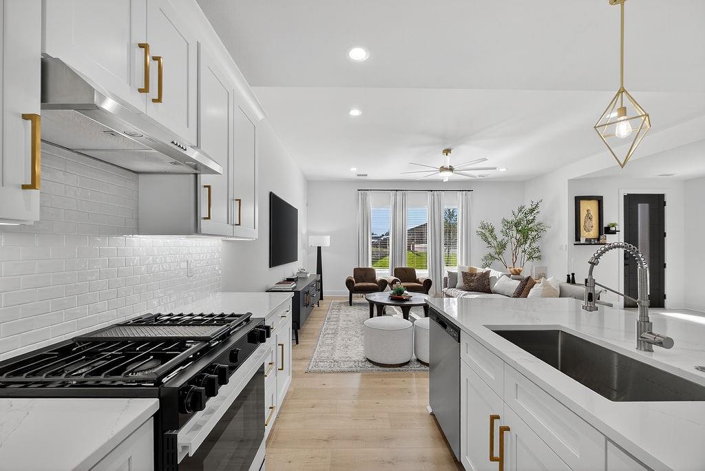 Creekside At Carter Square - Residential