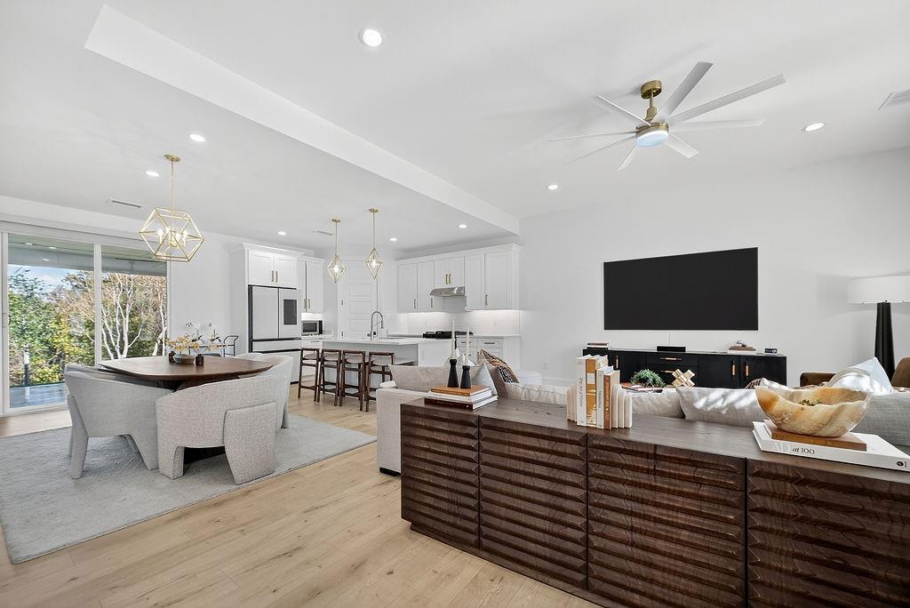 Creekside At Carter Square - Residential