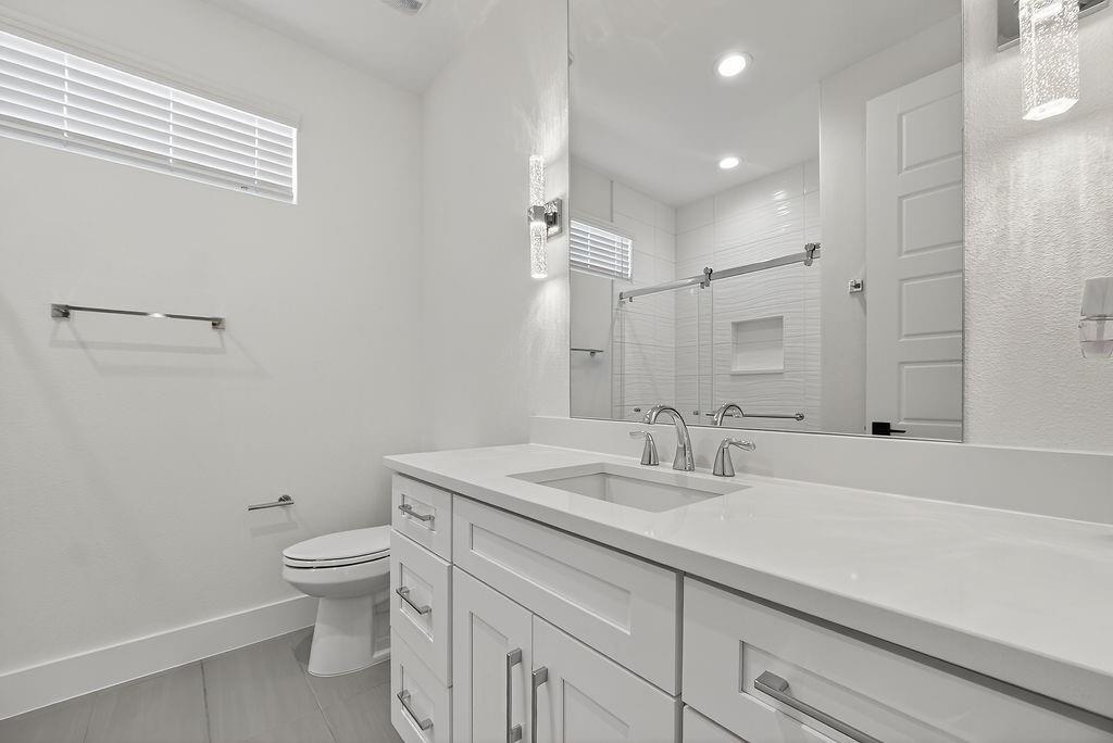 Creekside At Carter Square - Residential