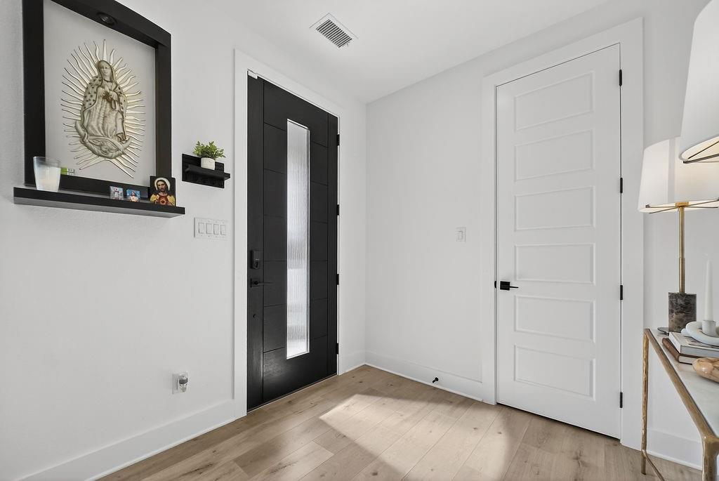 Creekside At Carter Square - Residential