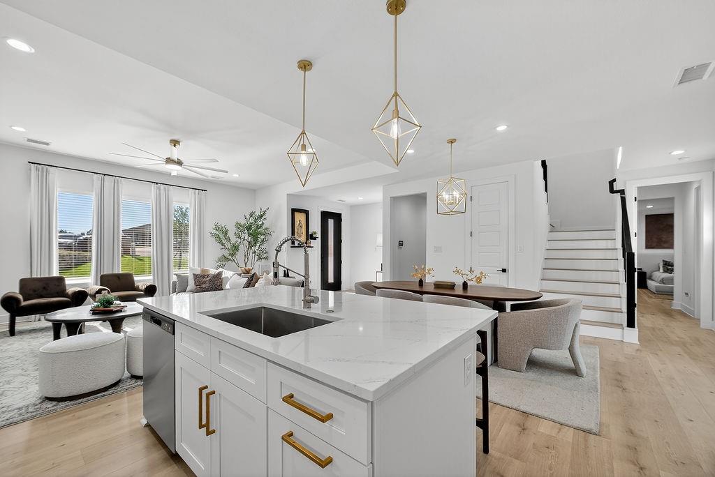 Creekside At Carter Square - Residential