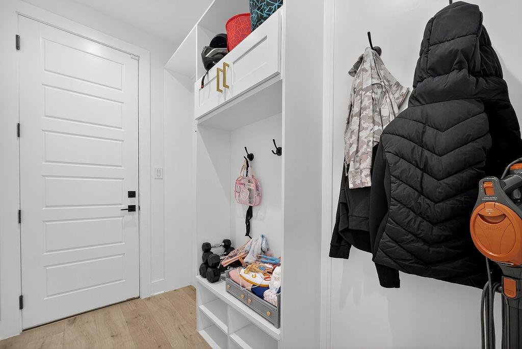 Creekside At Carter Square - Residential