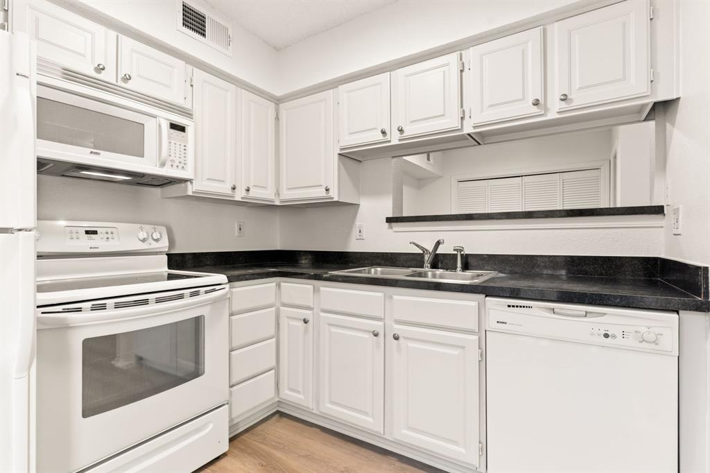 University Crossroad 01 & 02 - Residential