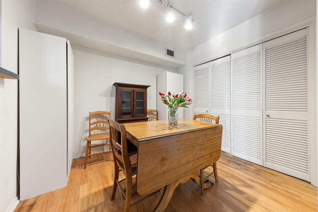 University Crossroad 01 & 02 - Residential