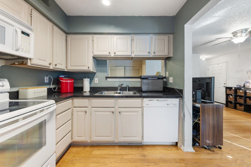 University Crossroad 01 & 02 - Residential