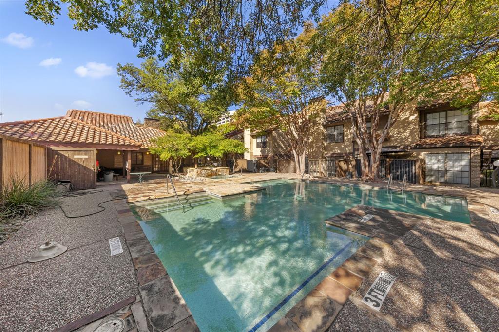 University Crossroad 01 & 02 - Residential