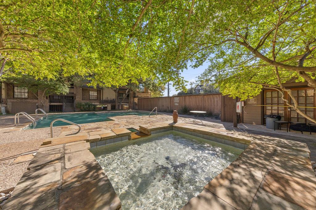 University Crossroad 01 & 02 - Residential