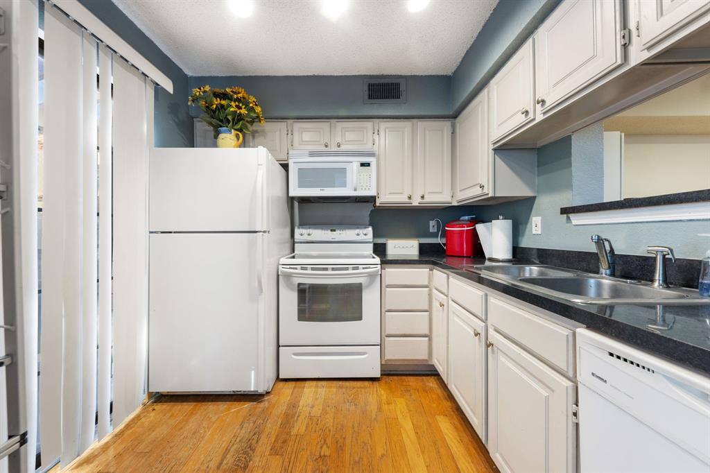 University Crossroad 01 & 02 - Residential