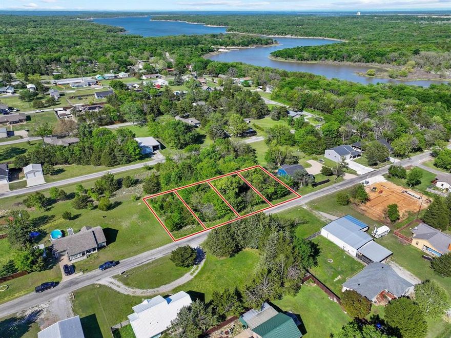 4 combined lots totaling 0.45 Acres to build your dream house or a relaxing lake escape. Tucked inside a golf cart friendly community it’s an easy ride to the boat ramp where you can drop a line in the water and let the day unfold. Also available is a nearby pool and a playground. Close to restaurants, groceries and shopping.
The red lines in the photos show the approximate boundaries of all the lots.
