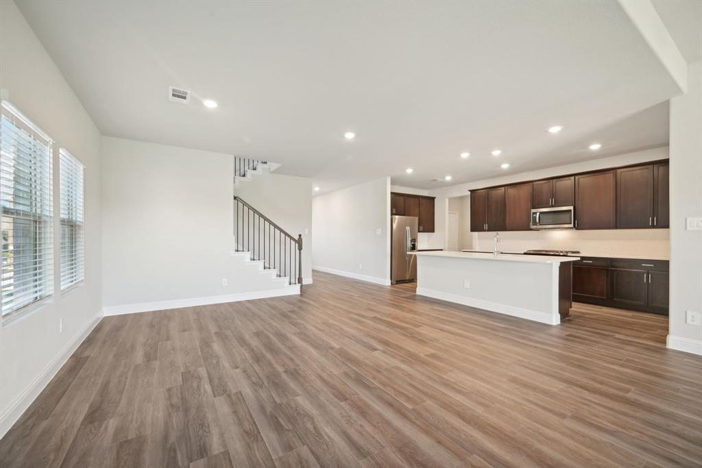 2215 Lone Star Lane